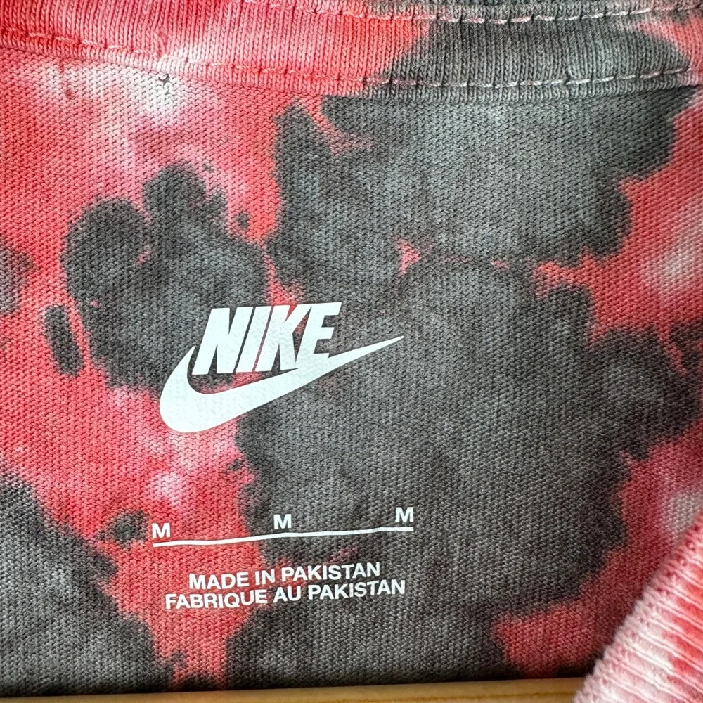 Nike T-Shirt Men's‎ Medium Red White Tie Dye Graphic Logo Short Sleeve Cotton
